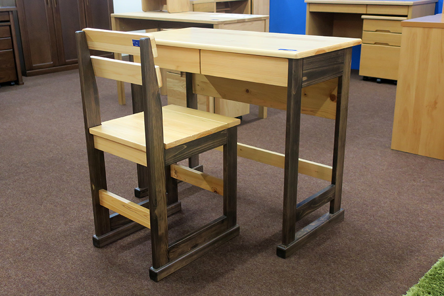 ピノキオ デスク